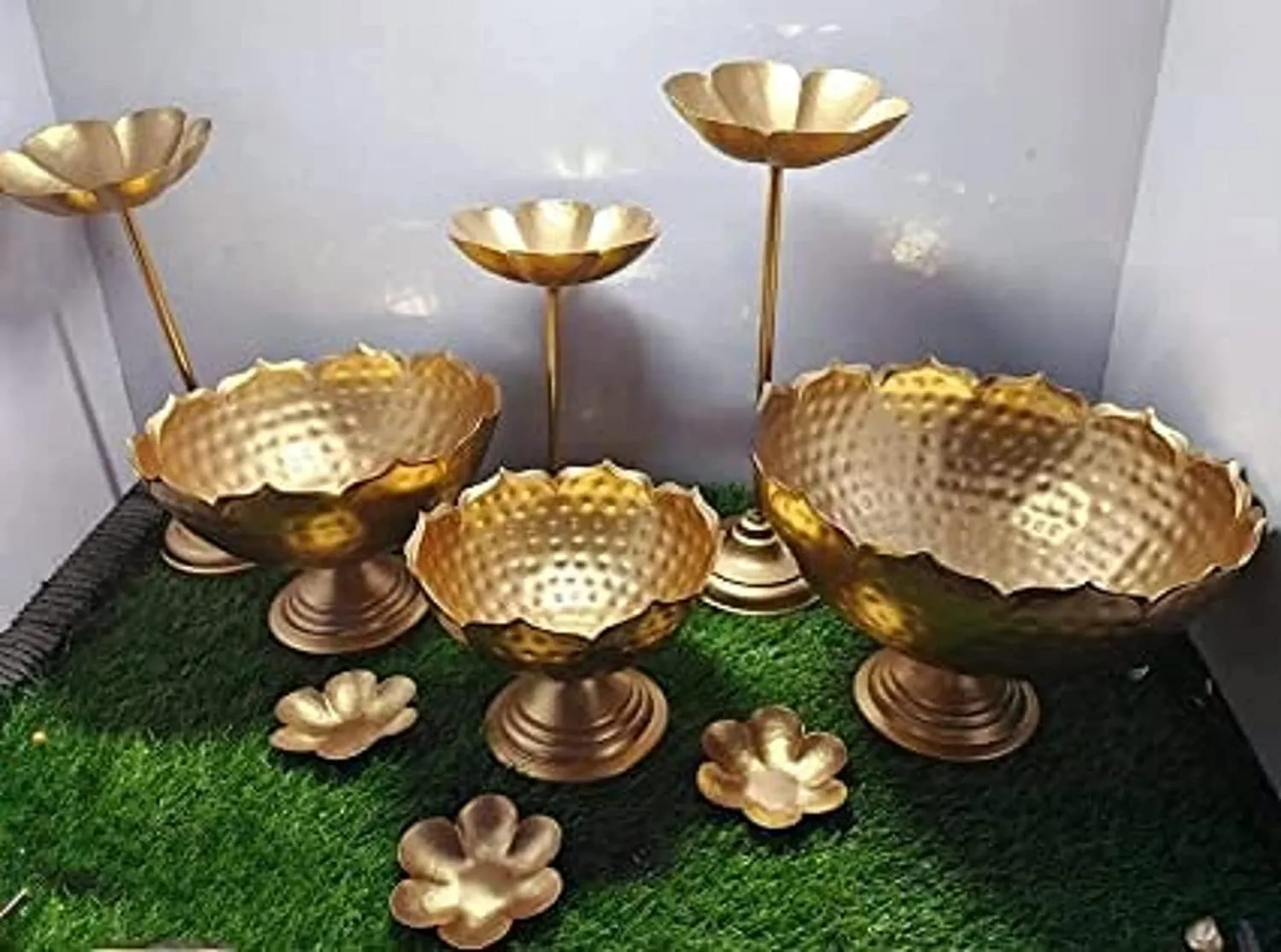 Golden Glow Urli Set – Hammered Iron Bowl with Floating Flower Diyas