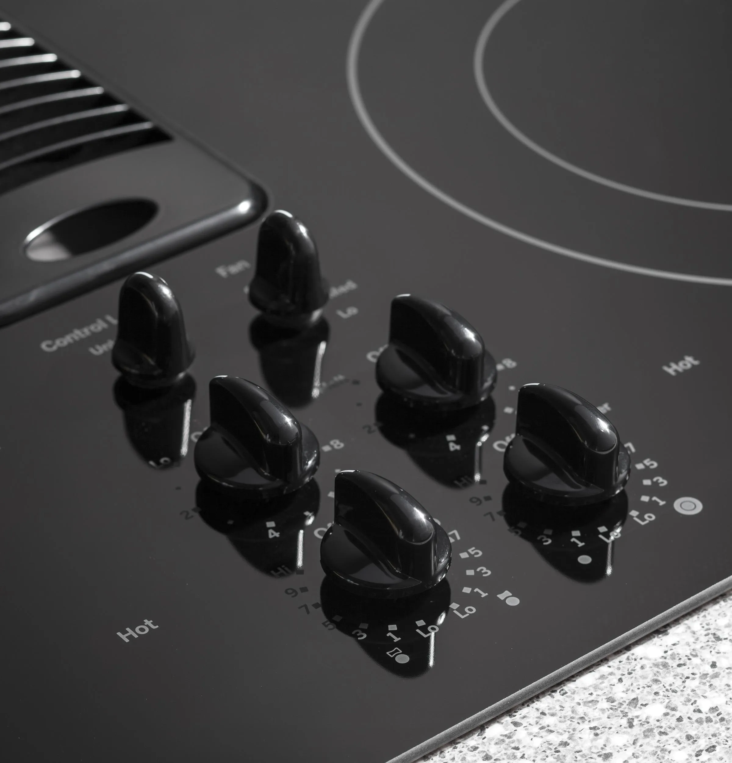 PP9830DRBB GE Profile™ 30" Downdraft Electric Cooktop