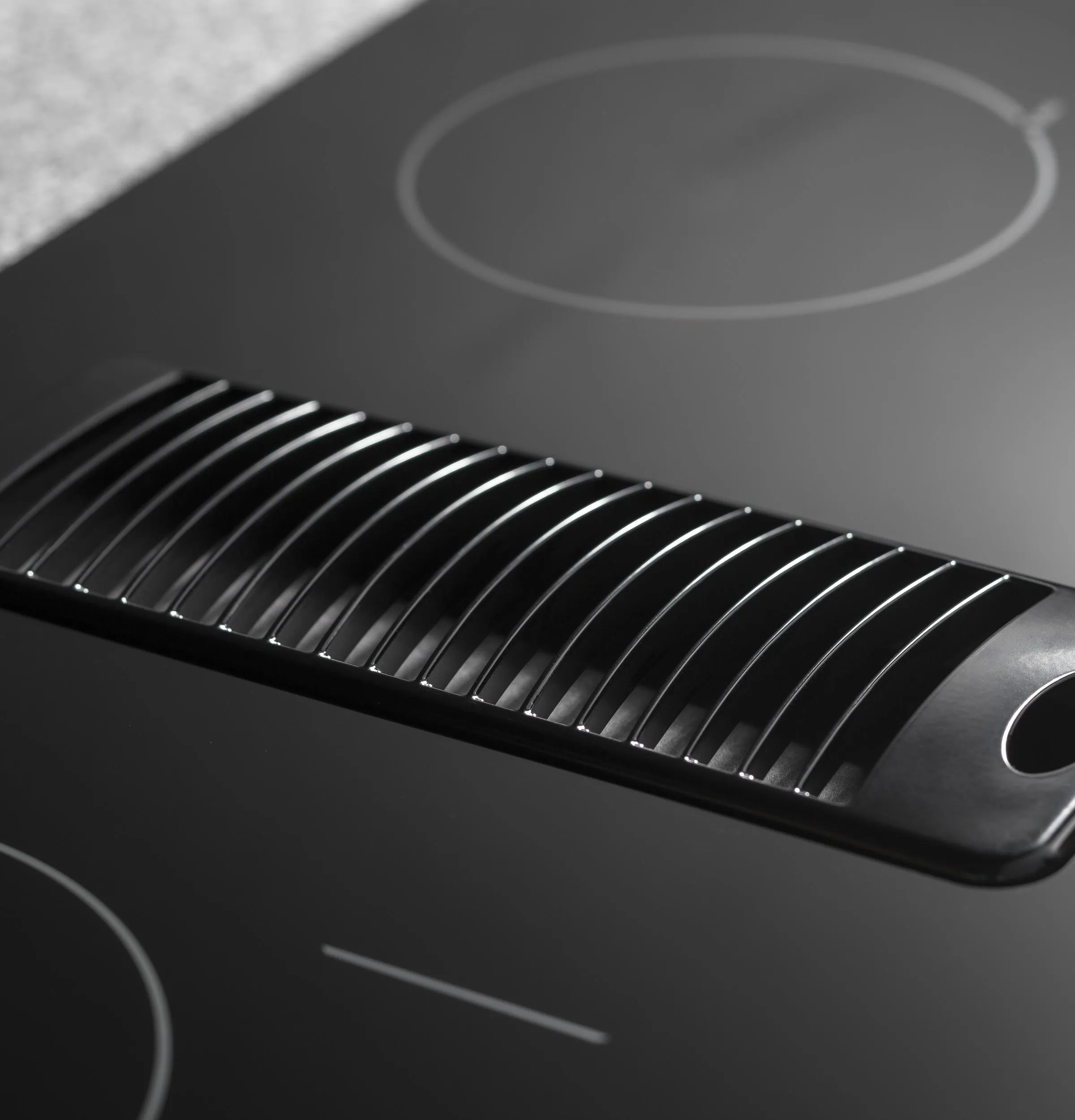 PP9830DRBB GE Profile™ 30" Downdraft Electric Cooktop